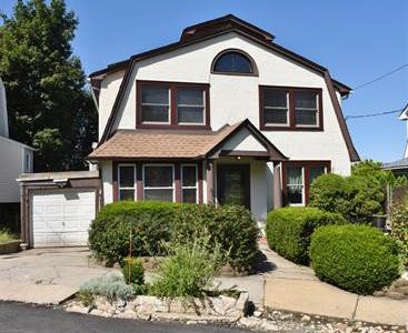 55 Fort Hill Circle, Staten Island, NY 10301