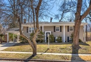 House with 4 bedrooms in Washington