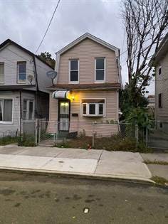 3 bedroom house with one bathroom in New York