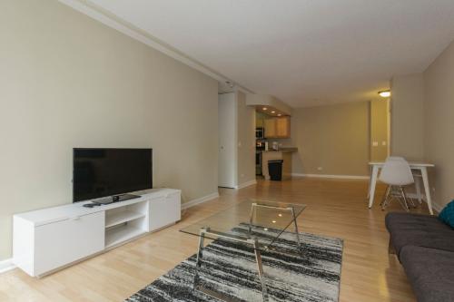 2 BR – Room For Rent