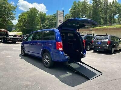 Dodge Grand Caravan GT handicap wheelchair van