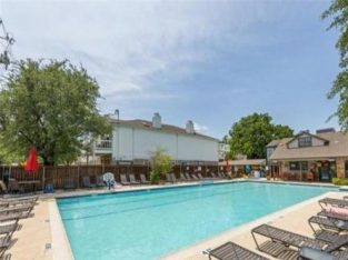 3 BR & 3 bedroom house in Dallas Texas