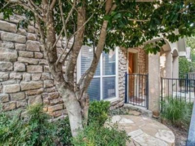 3 BR & 3 bedroom house in Dallas Texas