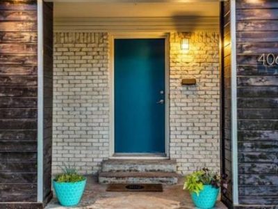 3 BR & 3 bedroom house in Dallas