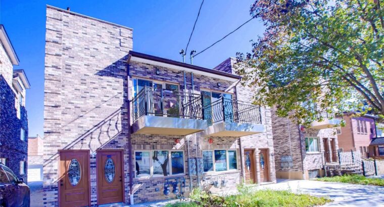 House With 8 Beds and 6 Baths
