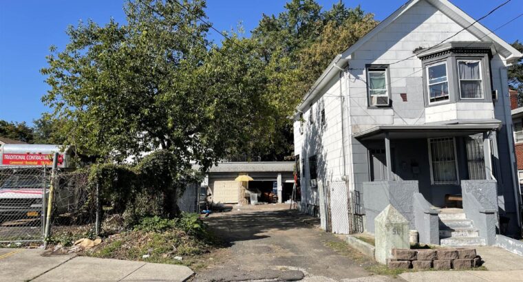 House with 3 Beds 2 Bathrooms