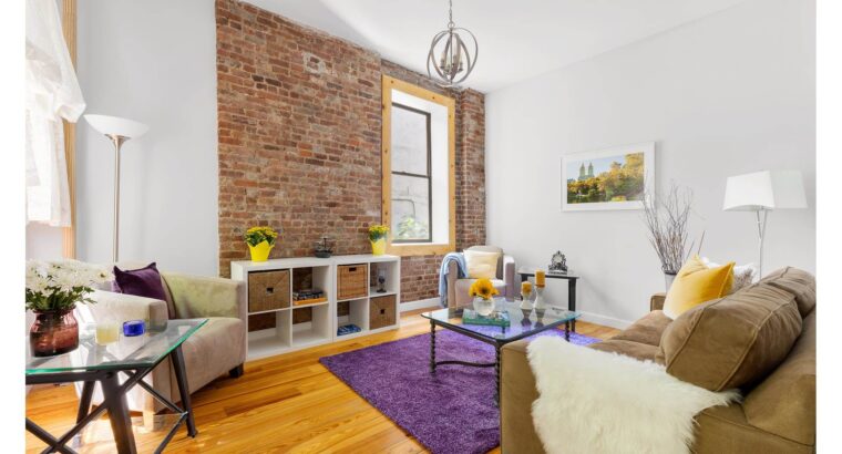 House with 2 Beds & 1 Bath