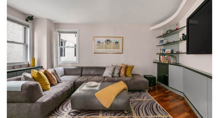 House With 4 Beds & 3 Baths
