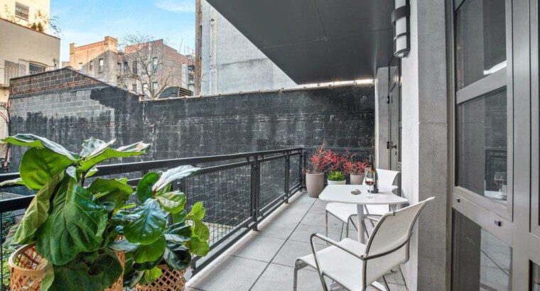 House With 2 Beds & 2.5 Baths
