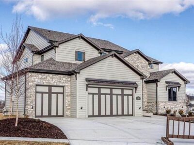 5 BR & 4 Bathrooms Residential in Johnson County