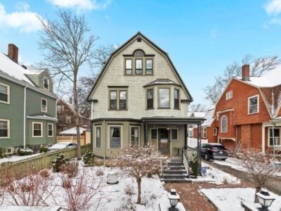 4 BR & 3 Bathrooms House in Boston