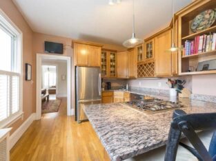 4 BR & 2 Bathrooms Residential in Boston