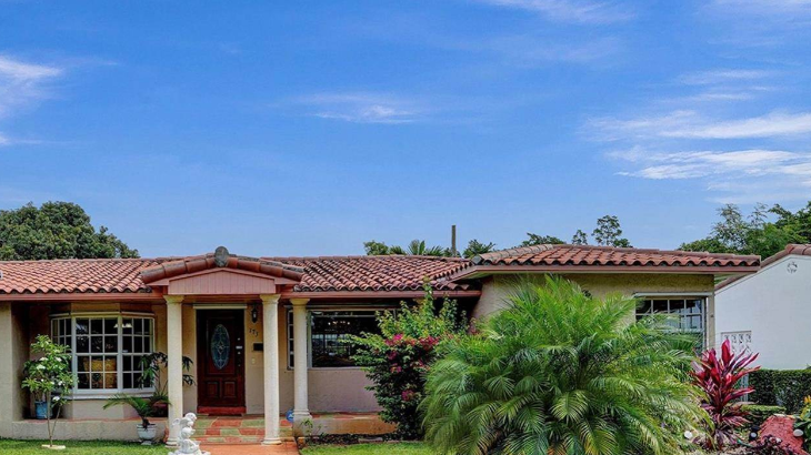 3 BR & 2 Bathrooms Residential in Florida