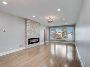 3 BR & 3 Bathrooms Residential in Chicago