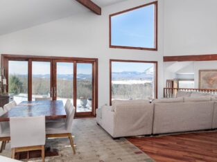 3 BR & 5 Bathrooms Residential in Lamoille County