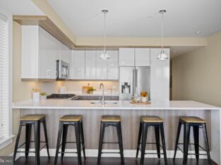 2 BR & 2 Bathrooms Residential in Washington