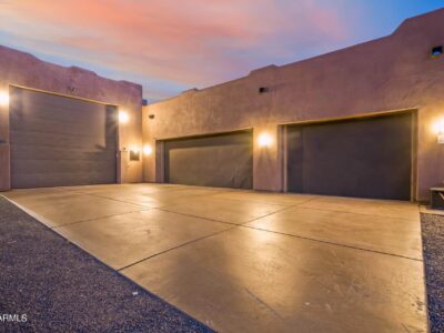 3 BR & 3 Bathrooms Residential in Arizona