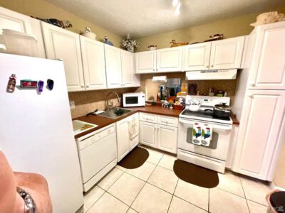 2 BR & 2 Bathrooms Residential in Florida