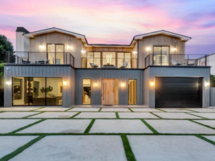 6 BR & 8 Bathrooms Residential in Los Angeles County