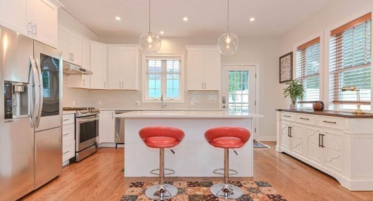 5 BR & 3 Bathrooms Residential in Boston