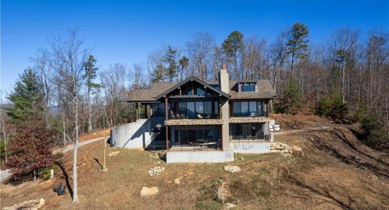 3 BR & 5 Bathrooms Residential in Rabun County