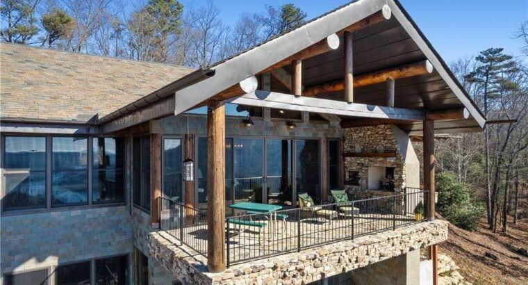 3 BR & 5 Bathrooms Residential in Rabun County