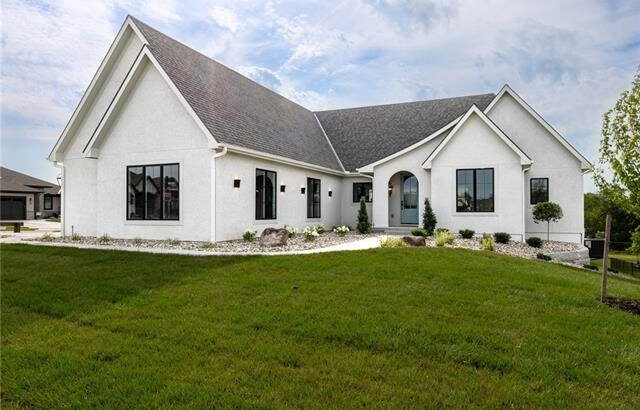 4 BR & 5 Bathrooms Residential in Clay County