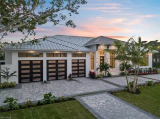 5 BR & 6 Bathrooms Residential in Collier County