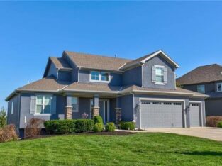 6 BR & 6 Bathrooms Residential in Johnson County