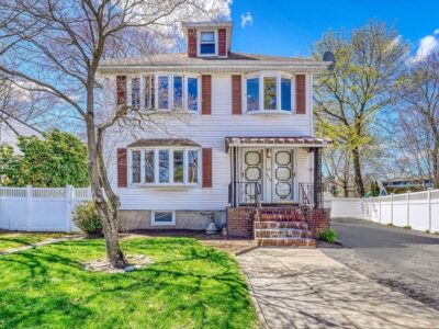 5 BR & 2 Bathrooms Residential in Suffolk County