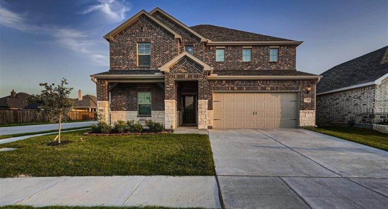 5 BR & 3 Bathrooms Residential in Tarrant County