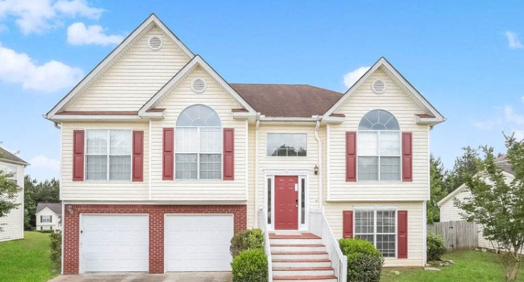 5 BR & 3 Bathrooms Residential in Clayton County