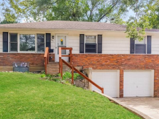 3 BR & 2 Bathrooms Residential Rent in Southwest Kansas City