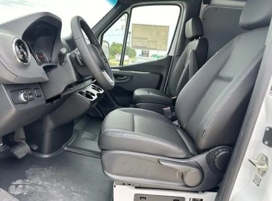 Mercedes-Benz Sprinter 2500 High Roof For Sale