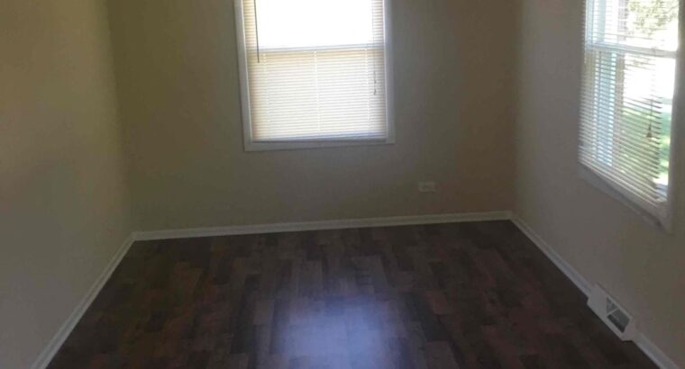 3 BR & 2 Bathrooms House Rent in Illinois